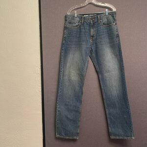 Old Navy straight fit mens jeans, size 34, light wash Very good condition